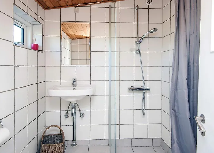 4 Person In * Грена